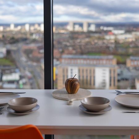 Quayside Penthouse 2 Bedroom Ensuite Near Media City & Manchester United Екстериор снимка
