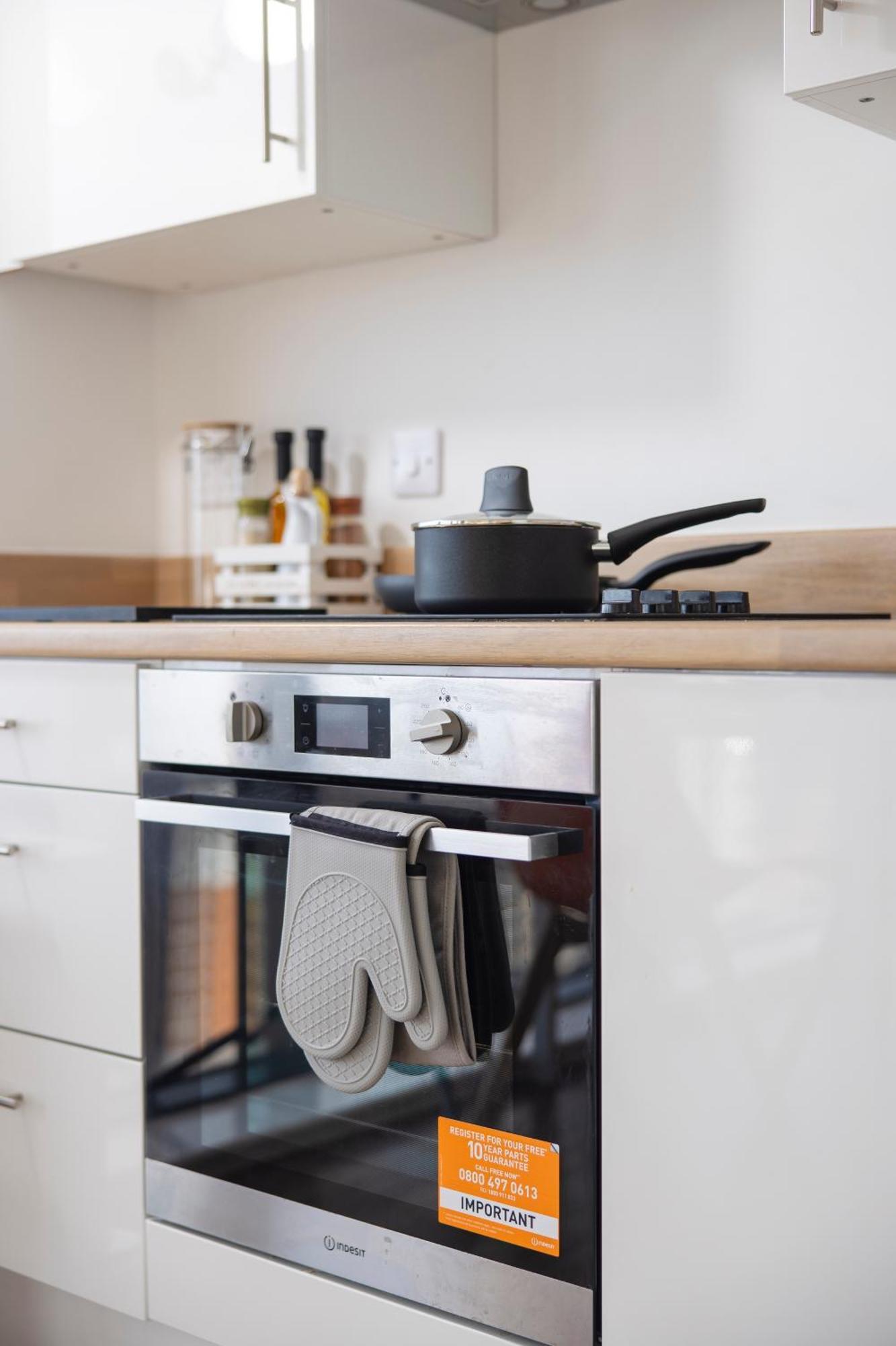 Quayside Penthouse 2 Bedroom Ensuite Near Media City & Manchester United Екстериор снимка