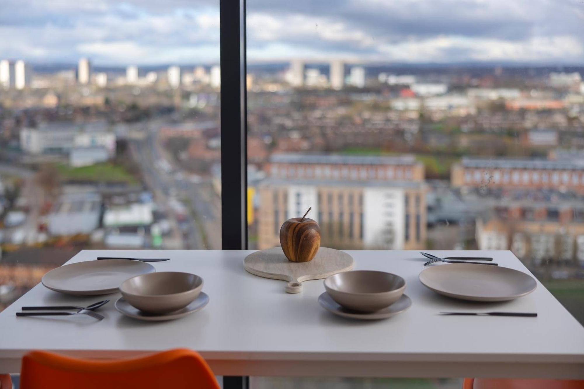 Quayside Penthouse 2 Bedroom Ensuite Near Media City & Manchester United Екстериор снимка