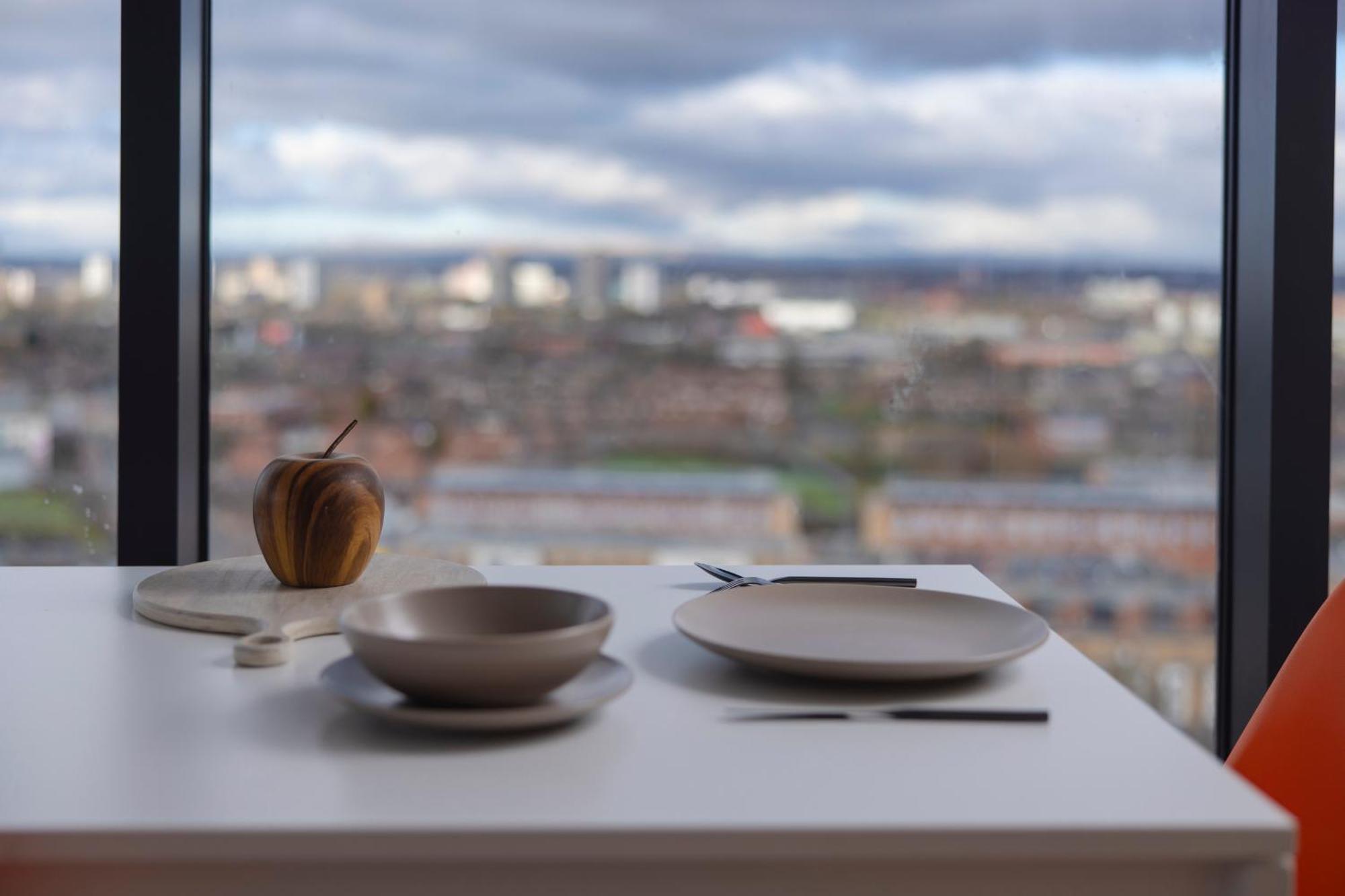 Quayside Penthouse 2 Bedroom Ensuite Near Media City & Manchester United Екстериор снимка