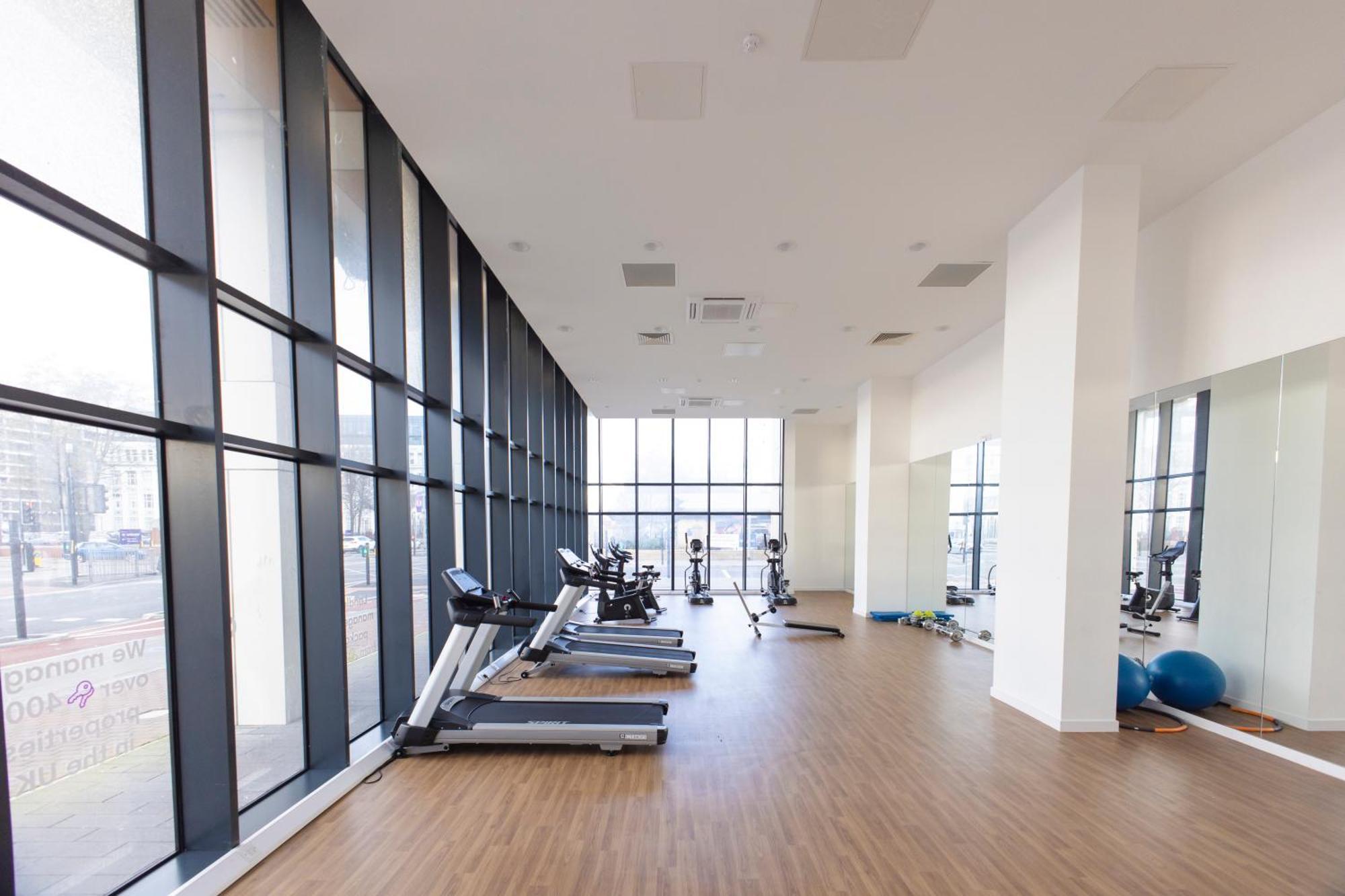 Quayside Penthouse 2 Bedroom Ensuite Near Media City & Manchester United Екстериор снимка